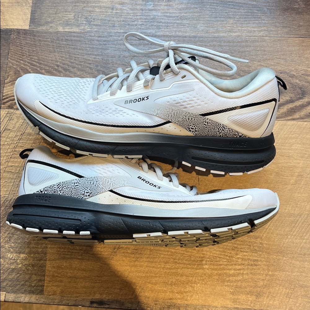 Brooks Dual-Tone Athletic Shoes in White and Black